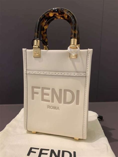 fendi roma kabelka|FENDI .